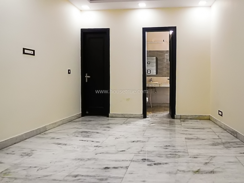 3 BHK Flat For Rent in Defence Colony