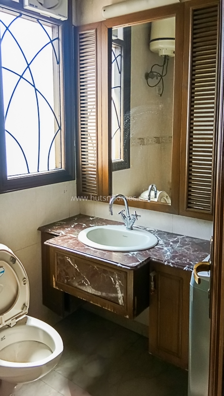 3 BHK Flat For Rent in Defence Colony