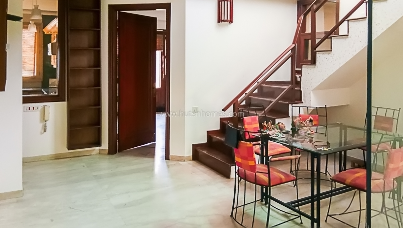 3 BHK Flat For Rent in Defence Colony