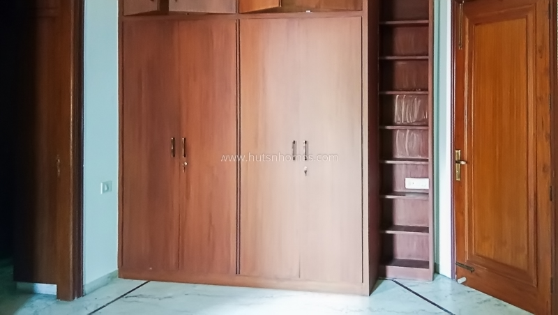 3 BHK Flat For Rent in Defence Colony