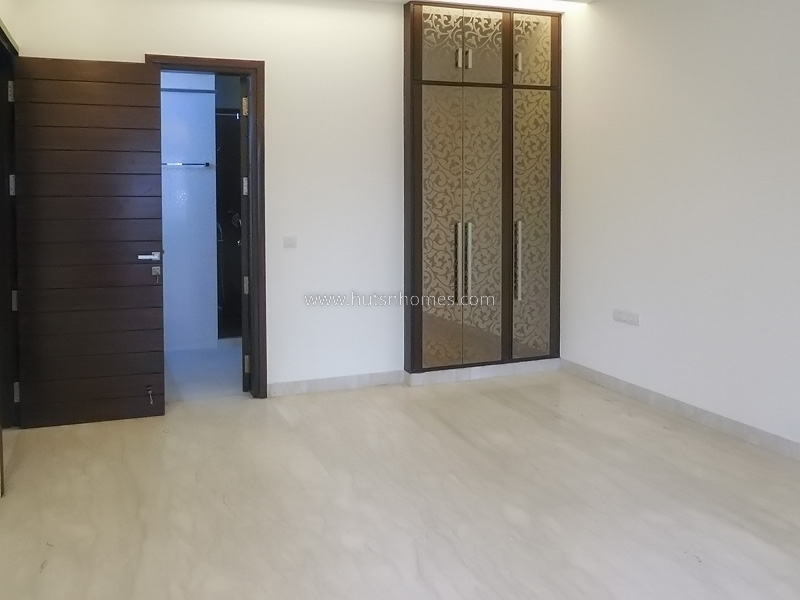 3 BHK Flat For Rent in Defence Colony
