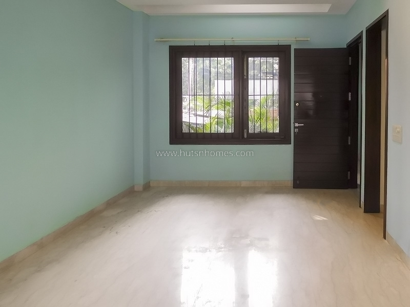 3 BHK Flat For Rent in Defence Colony