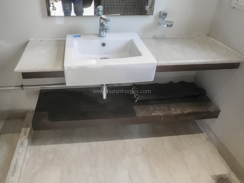3 BHK Flat For Rent in Defence Colony