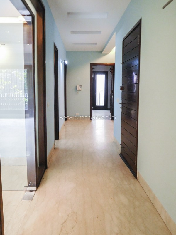 3 BHK Flat For Rent in Defence Colony