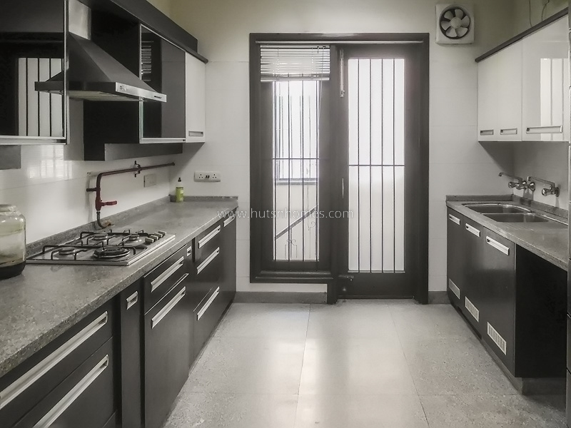 3 BHK Flat For Rent in Defence Colony