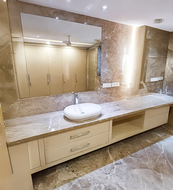 3 BHK Flat For Rent in Defence Colony