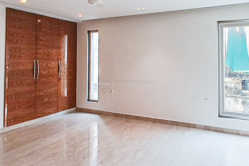 3 BHK Flat For Rent in Defence Colony