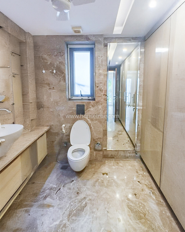 3 BHK Flat For Rent in Defence Colony