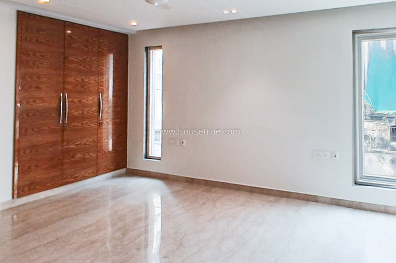 3 BHK Flat For Rent in Defence Colony