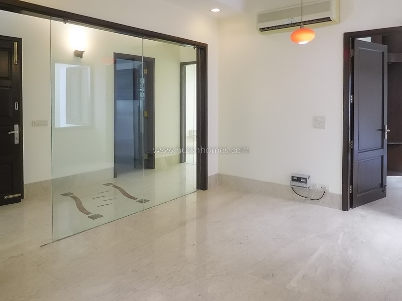 3 BHK Flat For Rent in Defence Colony