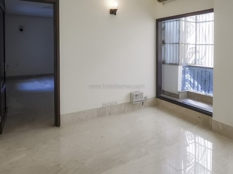 3 BHK Flat For Rent in Defence Colony