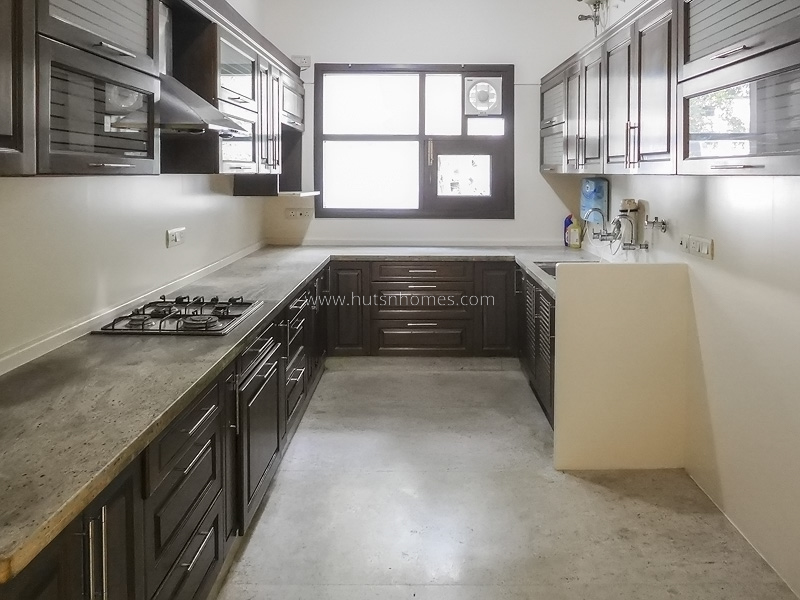 3 BHK Flat For Rent in Defence Colony