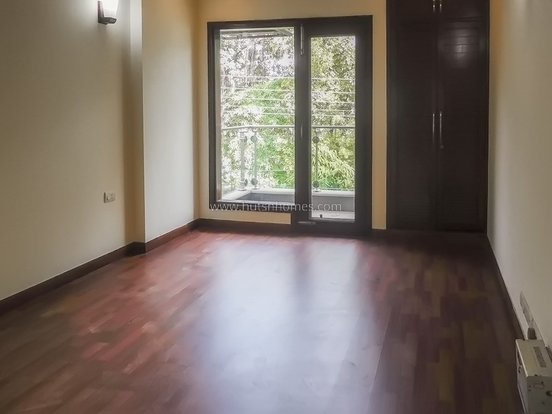 3 BHK Flat For Rent in Defence Colony