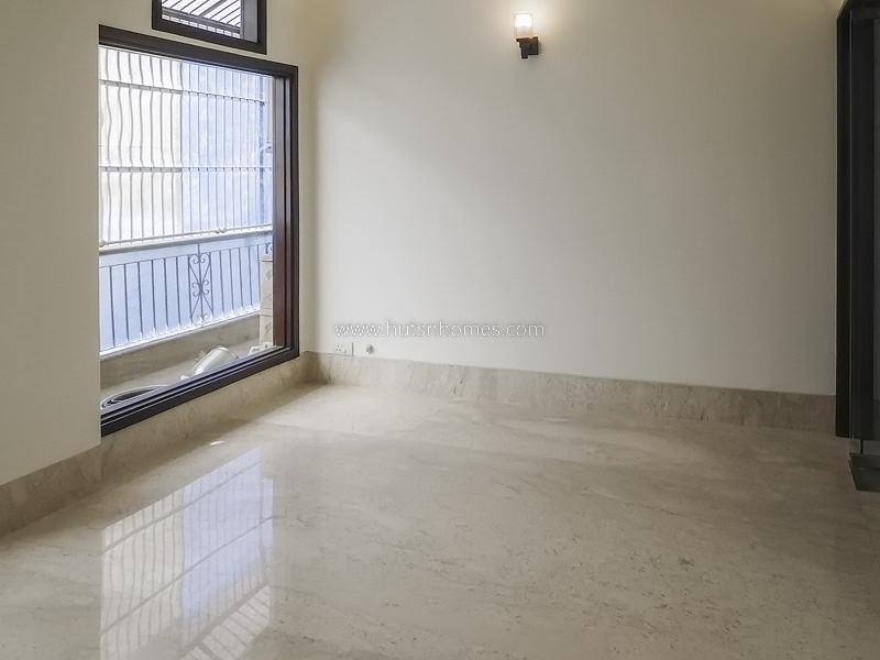 3 BHK Flat For Rent in Defence Colony