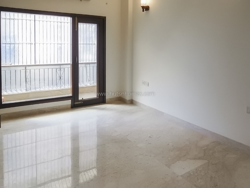 3 BHK Flat For Rent in Defence Colony