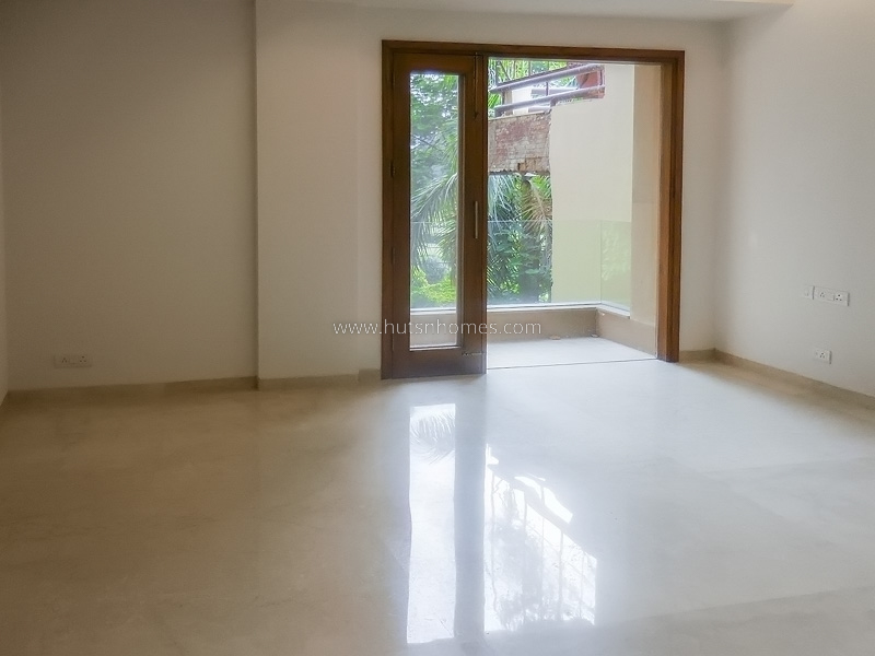 3 BHK Flat For Rent in Defence Colony