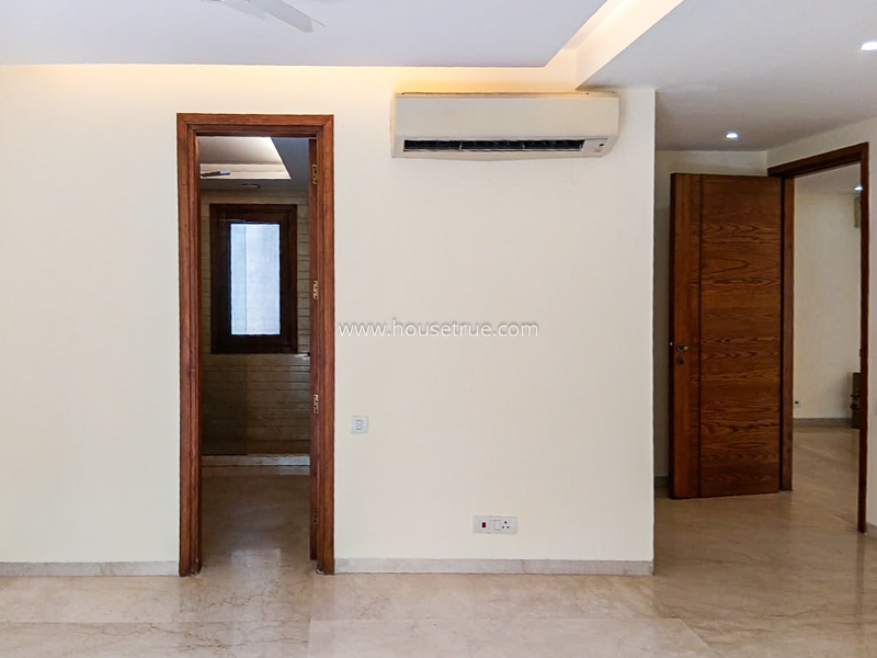 3 BHK Flat For Rent in Defence Colony