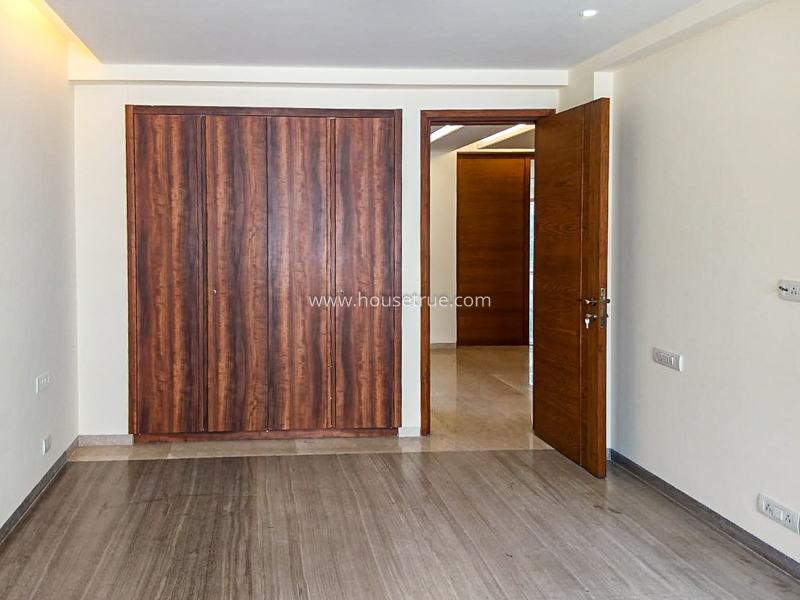 3 BHK Flat For Rent in Defence Colony