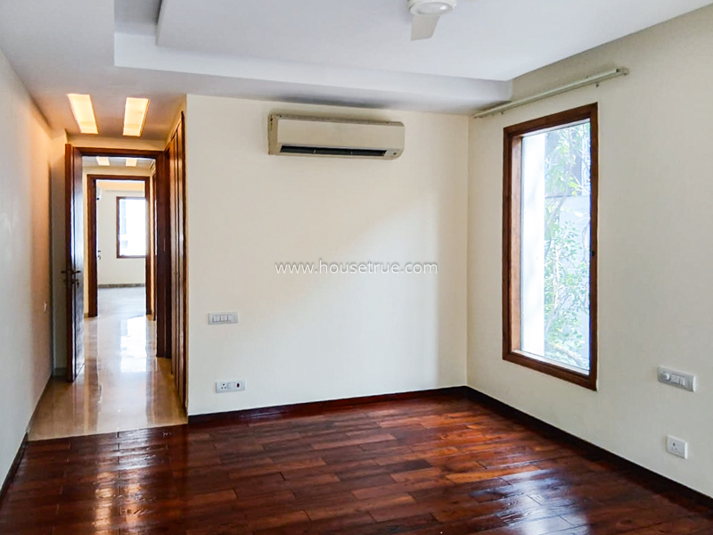 3 BHK Flat For Rent in Defence Colony