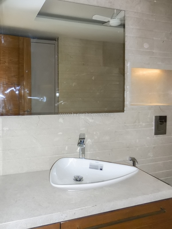 3 BHK Flat For Rent in Defence Colony