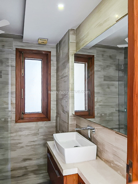 3 BHK Flat For Rent in Defence Colony