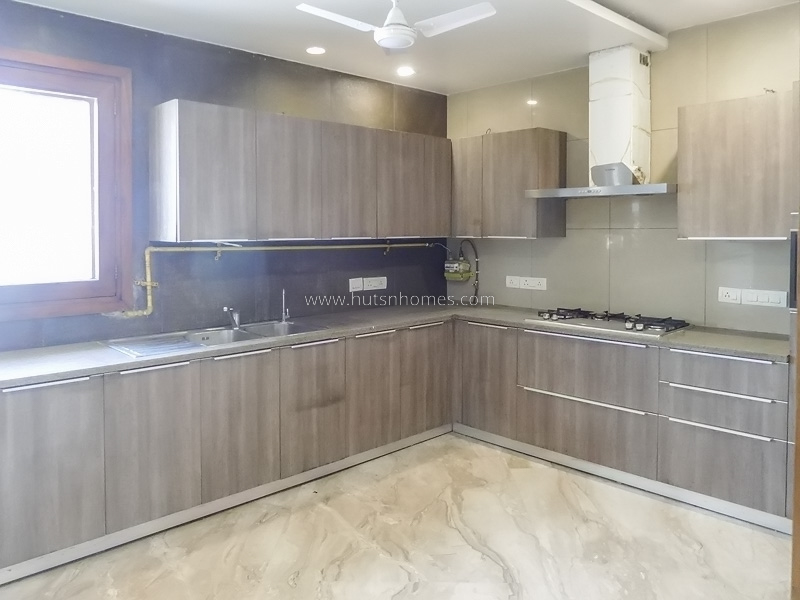 3 BHK Flat For Rent in Defence Colony