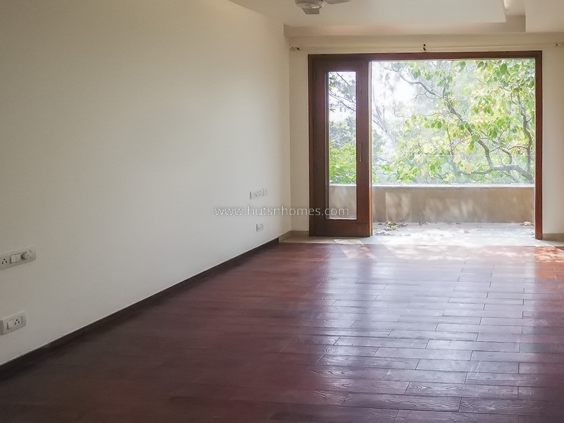 3 BHK Flat For Rent in Defence Colony