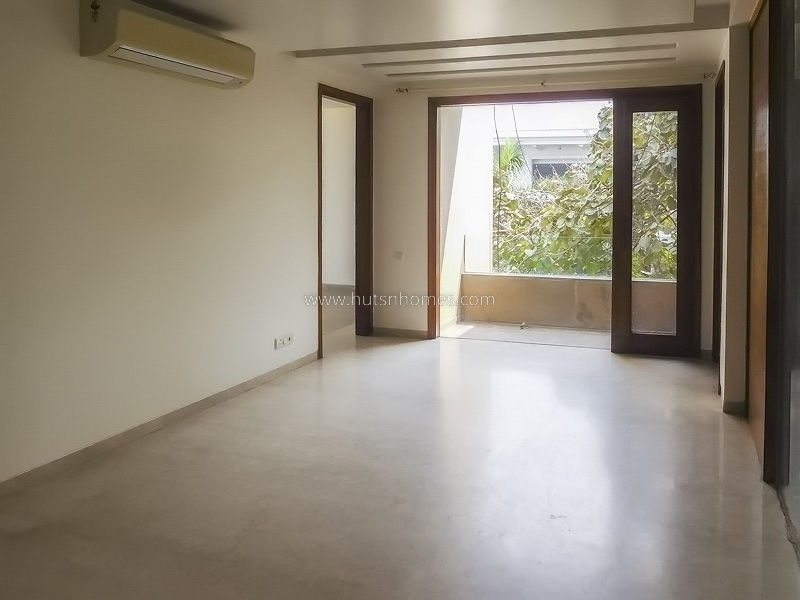 3 BHK Flat For Rent in Defence Colony