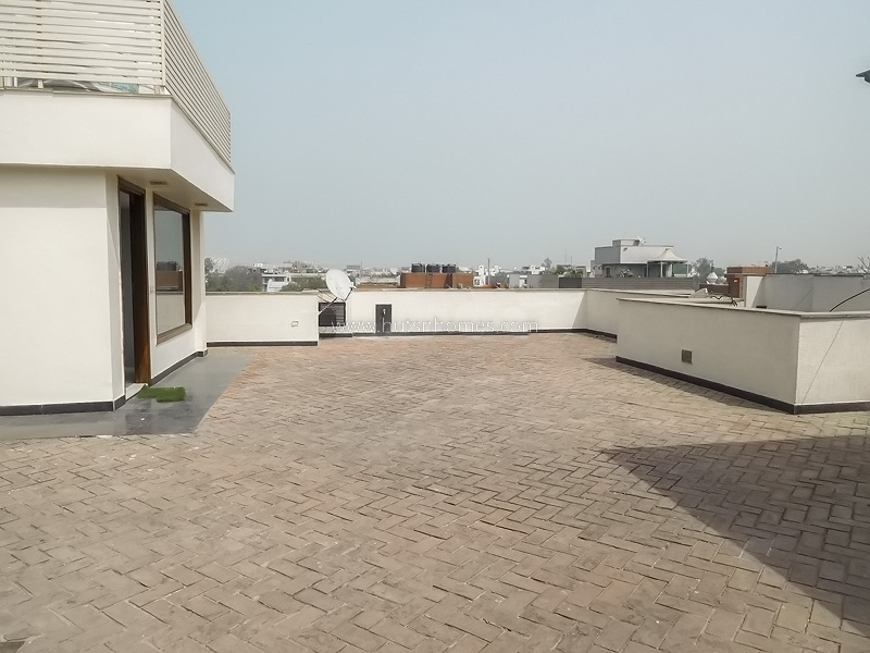3 BHK Flat For Rent in Defence Colony