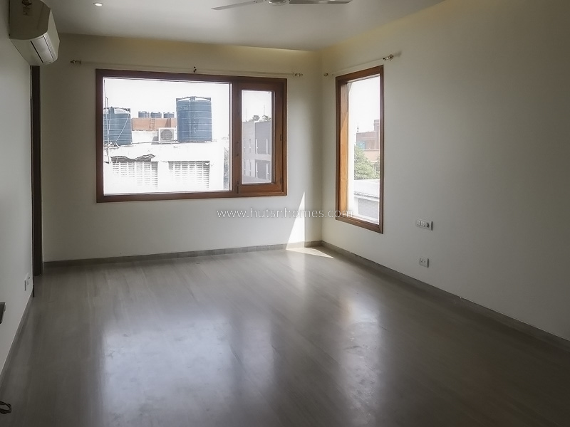 3 BHK Flat For Rent in Defence Colony