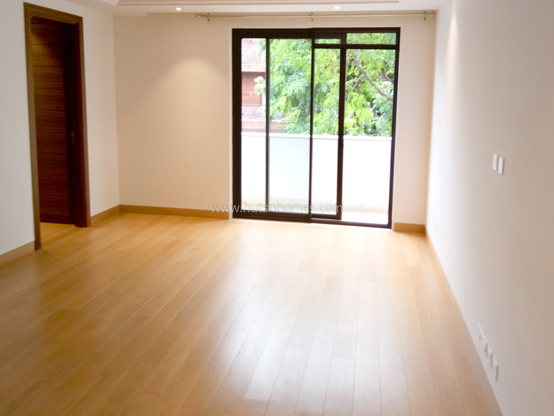 4 BHK Flat For Rent in West End Colony