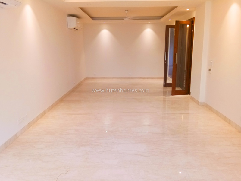 4 BHK Flat For Rent in West End Colony