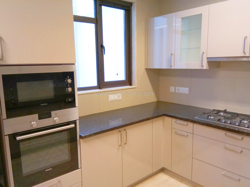 4 BHK Flat For Rent in West End Colony
