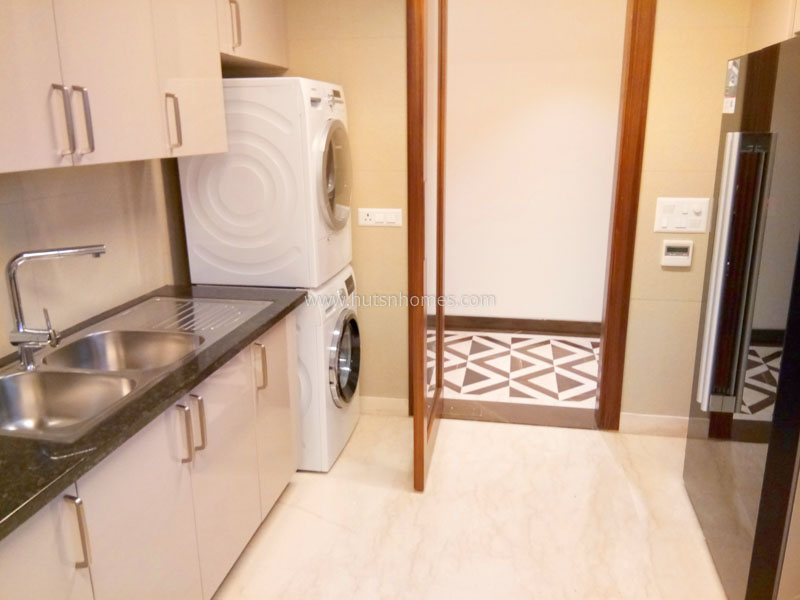 4 BHK Flat For Rent in West End Colony