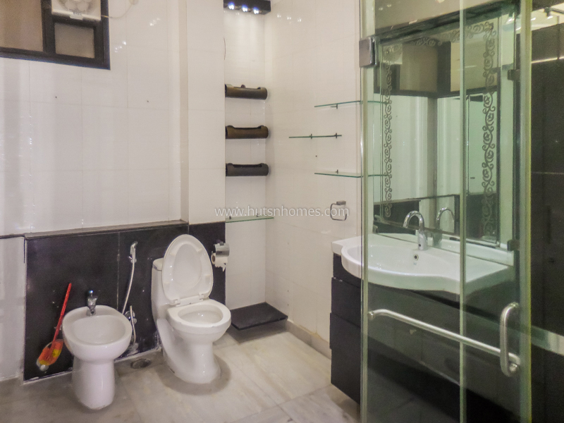 3 BHK Flat For Rent in Defence Colony