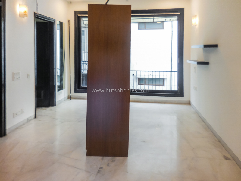 3 BHK Flat For Rent in Defence Colony