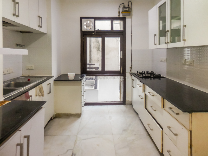 3 BHK Flat For Rent in Defence Colony