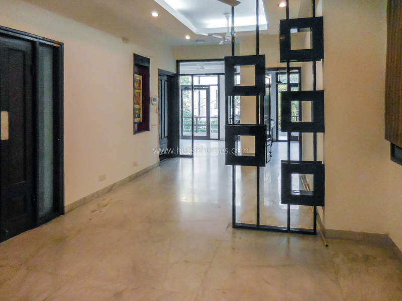 3 BHK Flat For Rent in Defence Colony