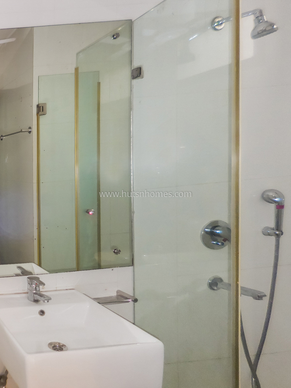3 BHK Flat For Rent in Defence Colony
