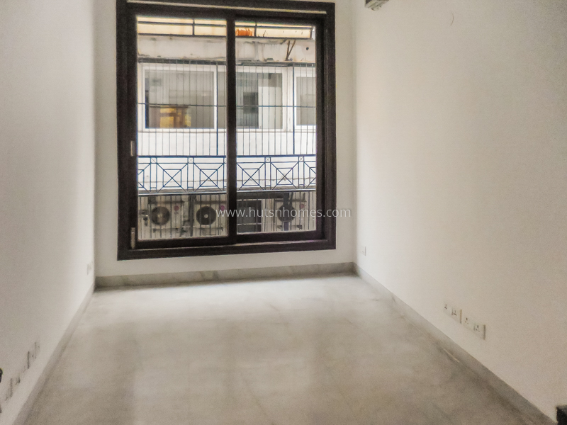 3 BHK Flat For Rent in Defence Colony