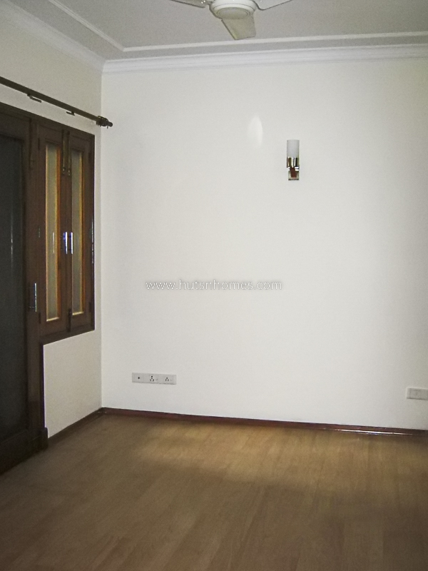 4 BHK Flat For Rent in Vasant Vihar