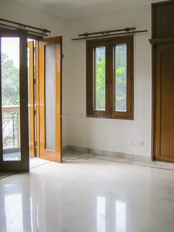 4 BHK Flat For Rent in Vasant Vihar