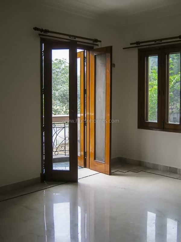 4 BHK Flat For Rent in Vasant Vihar
