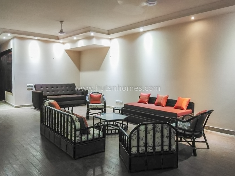 4 BHK Flat For Rent in Vasant Vihar