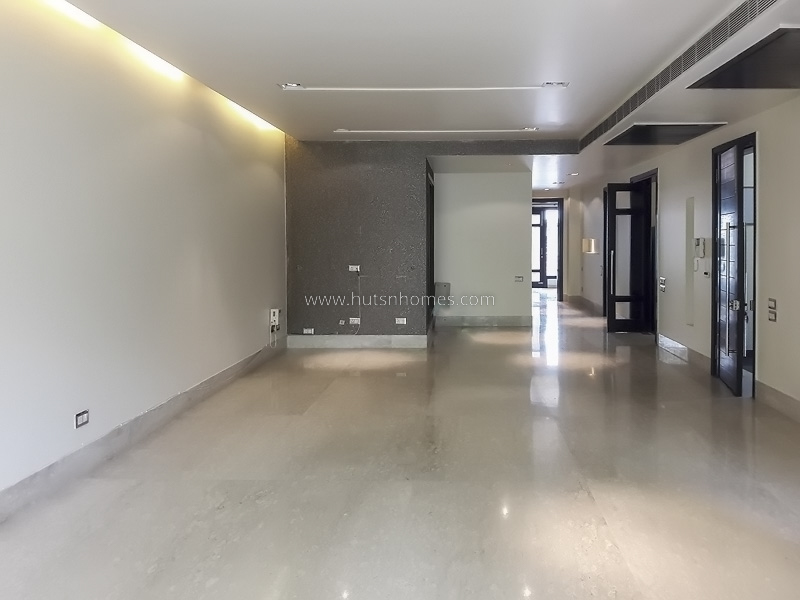 4 BHK Flat For Rent in Vasant Vihar