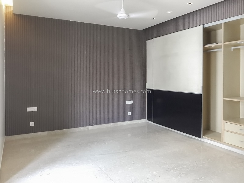 4 BHK Flat For Rent in Vasant Vihar