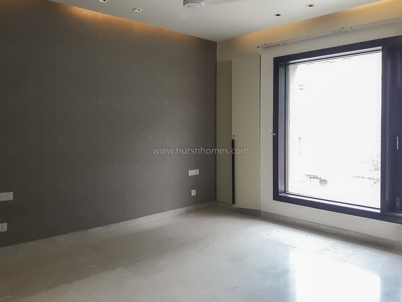 4 BHK Flat For Rent in Vasant Vihar
