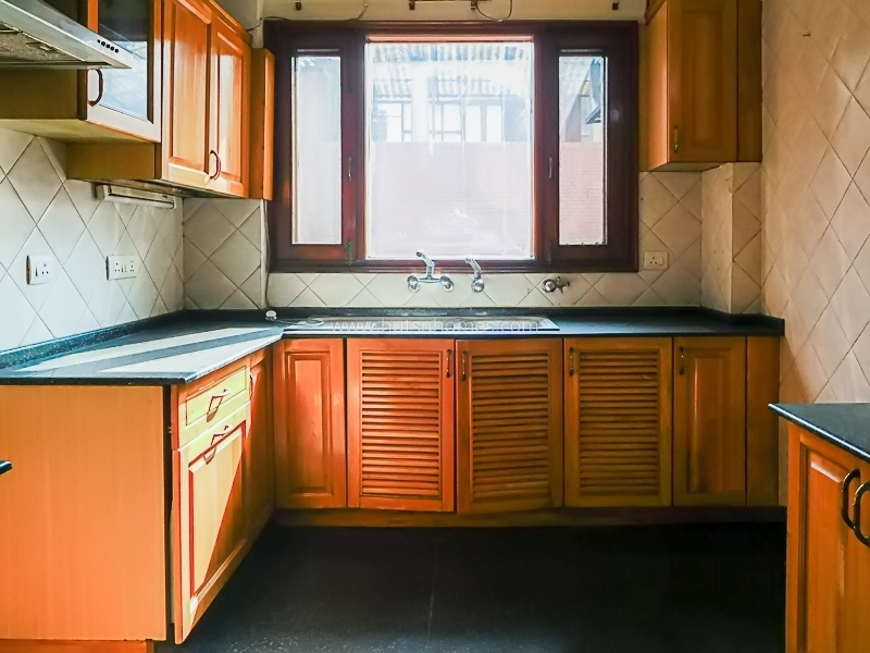 4 BHK Flat For Rent in Vasant Vihar