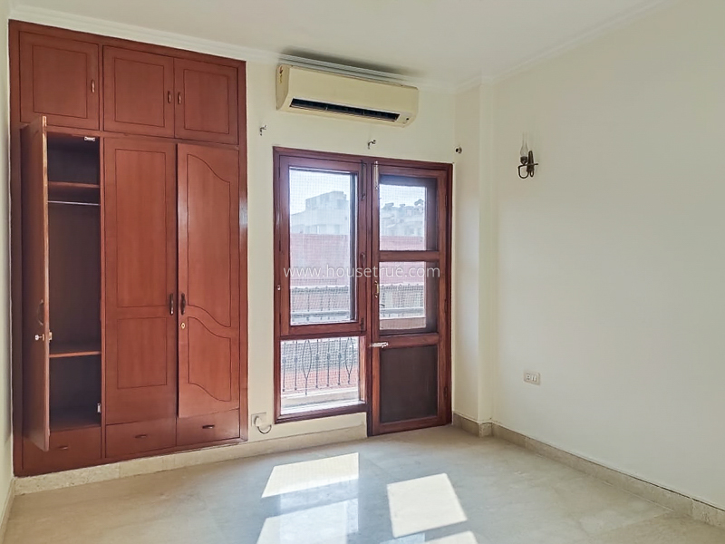 4 BHK Flat For Rent in Vasant Vihar