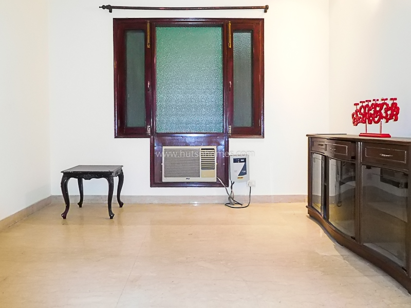 4 BHK Flat For Rent in Vasant Vihar